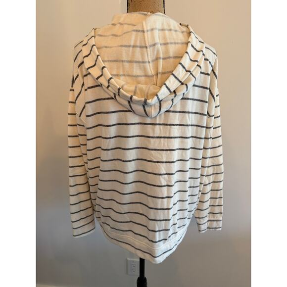 Billabong Women’s Blue Striped Pull Over Size Large - Picture 3 of 3